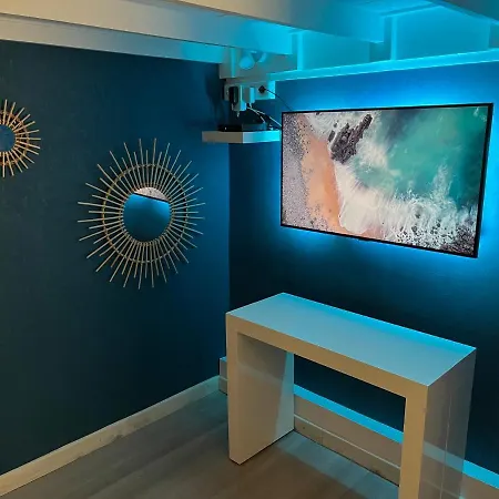 Superbe A Proximite Et Port *